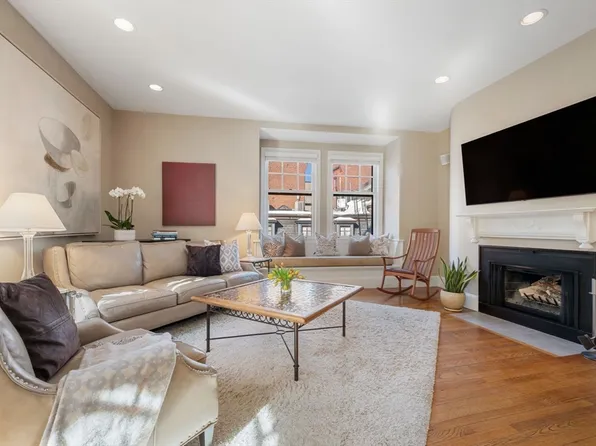 82 Chestnut St APT 30, Boston, MA 02108