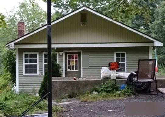 1st image of 92 Stafford Holland Rd