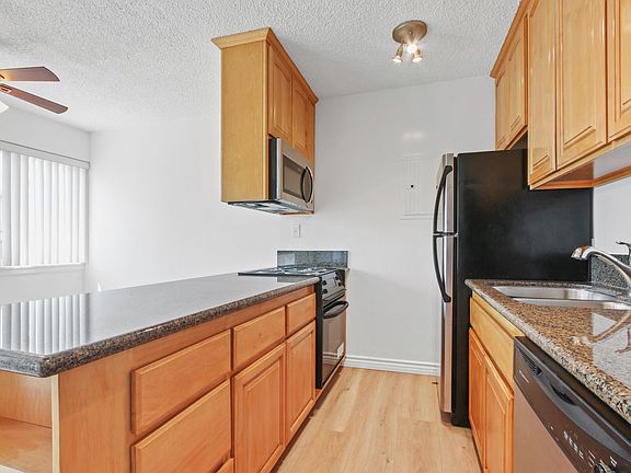 2nd image of 1002 12th St APT 201