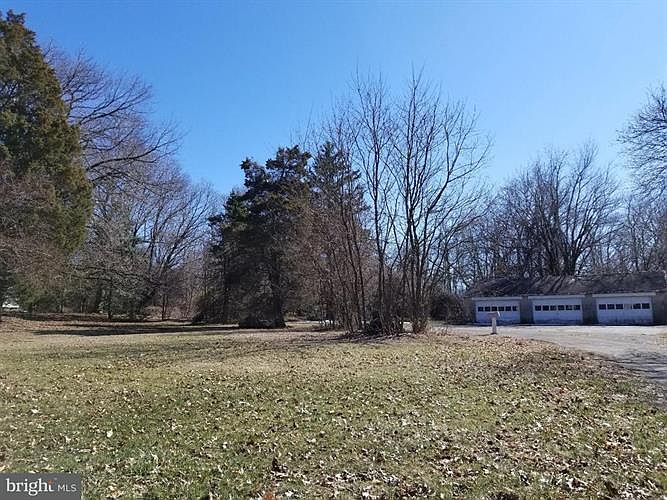 2nd image of 370 Bev Rancocas Rd