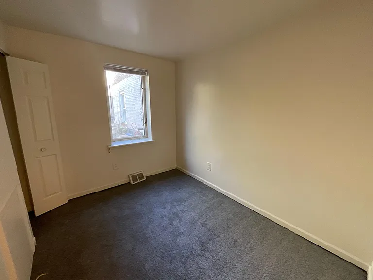 516 Christian St #1R — Photo 7
