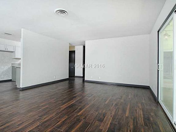 5th image of 3889 Oakhill Ave