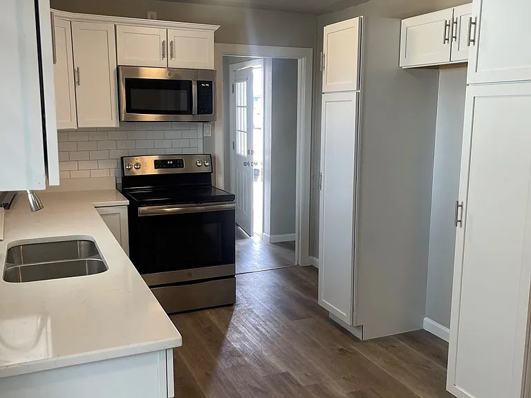 1209 Patton Dr — Photo 2