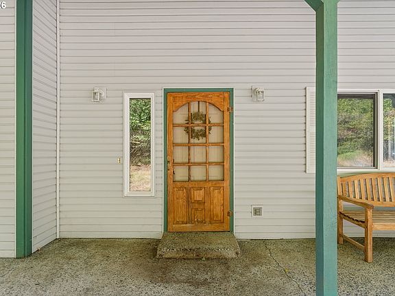 3rd image of 35255 S Summit Ln