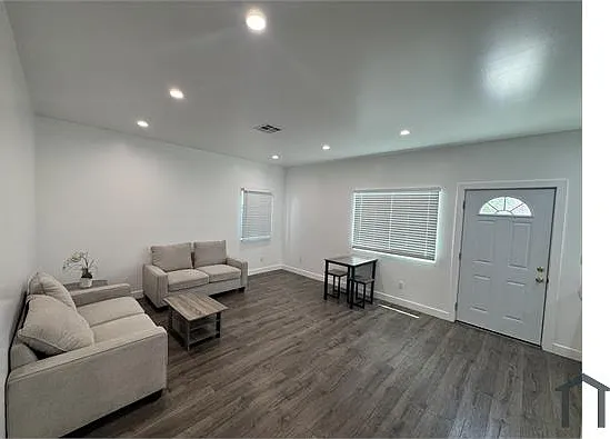 2 bed, $2,395 — Photo 3