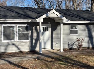111 Seymour Ln, Medford, NY 11763