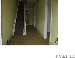 3rd image of 557 N Broadway St