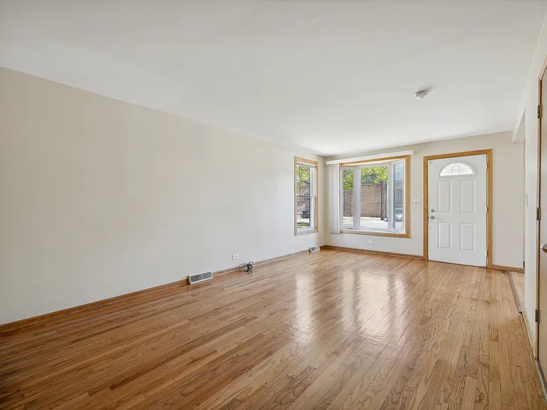 3228 Washington St — Photo 43