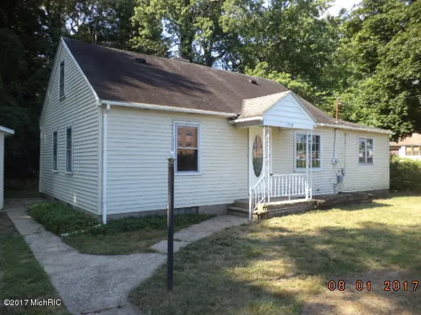 1710 Humphrey St, Kalamazoo, MI 49048