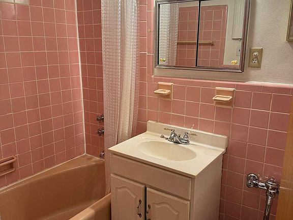 5th image of 444 E 87th St APT 2C