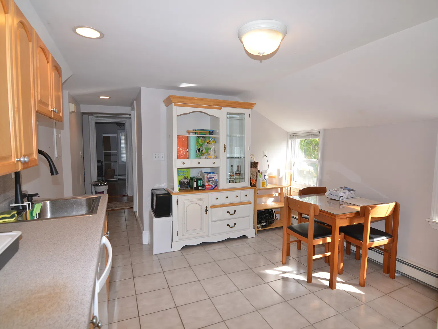 1 bed, 700 sqft, $1,900 — Photo 3