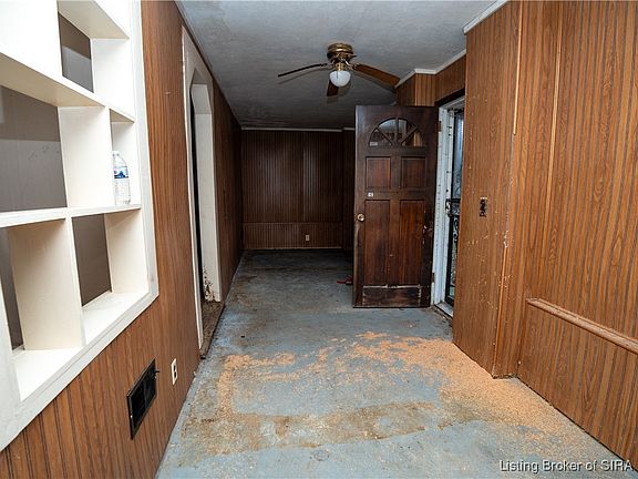 3rd image of 527 W Stansifer Avenue
