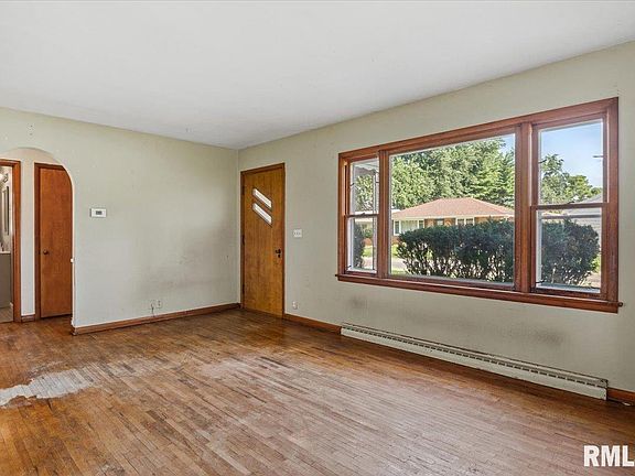 5th image of 400 W Harpole St