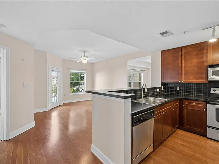 230 E Ponce De Leon Ave #221 — Photo 3