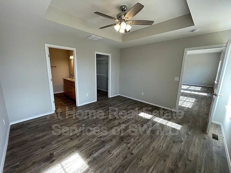 204 E Seminole St — Photo 9
