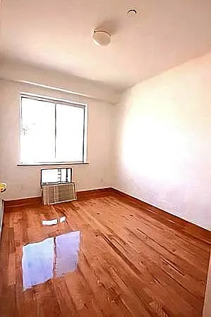 602 39th St #205 — Photo 11