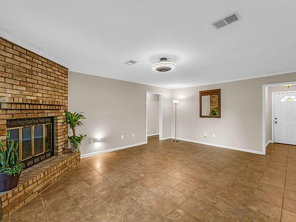 3rd image of 1728 Dolphin Dr