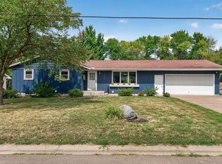 30880 Belair Dr, Lindstrom, MN 55045