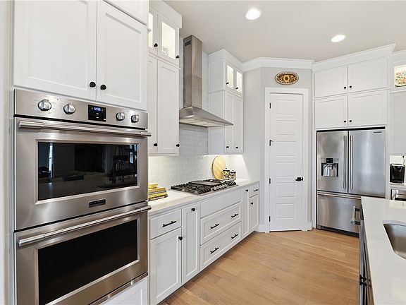 5th image of 8004 W Dorchester St