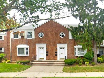 255-03 74th Avenue 2nd Fl, Glen Oaks, NY, 11004