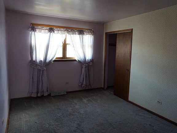 5th image of 14529 Mozart Ave