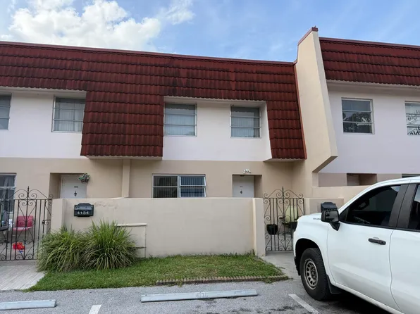 4136 Inverrary Drive #15C, Lauderhill, FL 33319