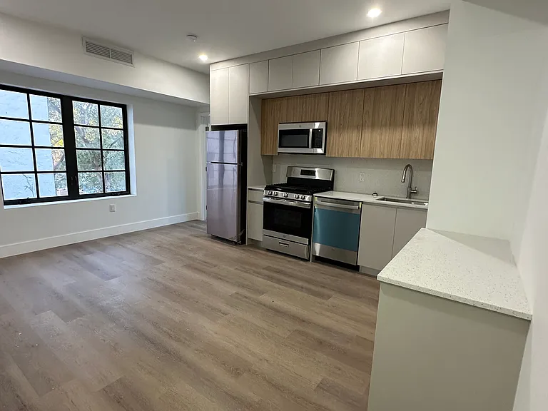 1619 Jefferson Ave #4 — Photo 1