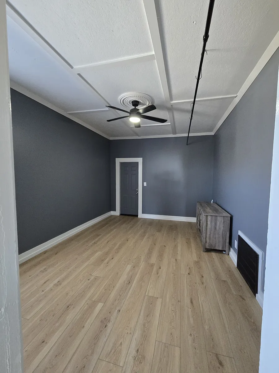 Building Photo - 109 Elkader St #C