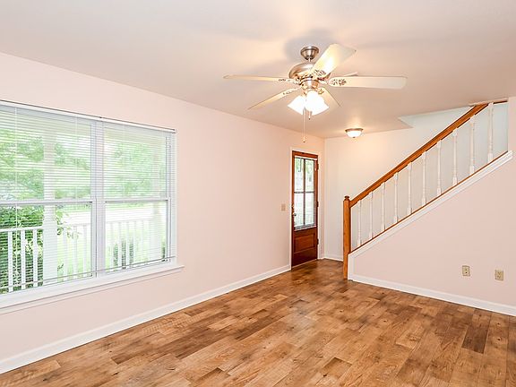 3rd image of 137 Countryview Ln