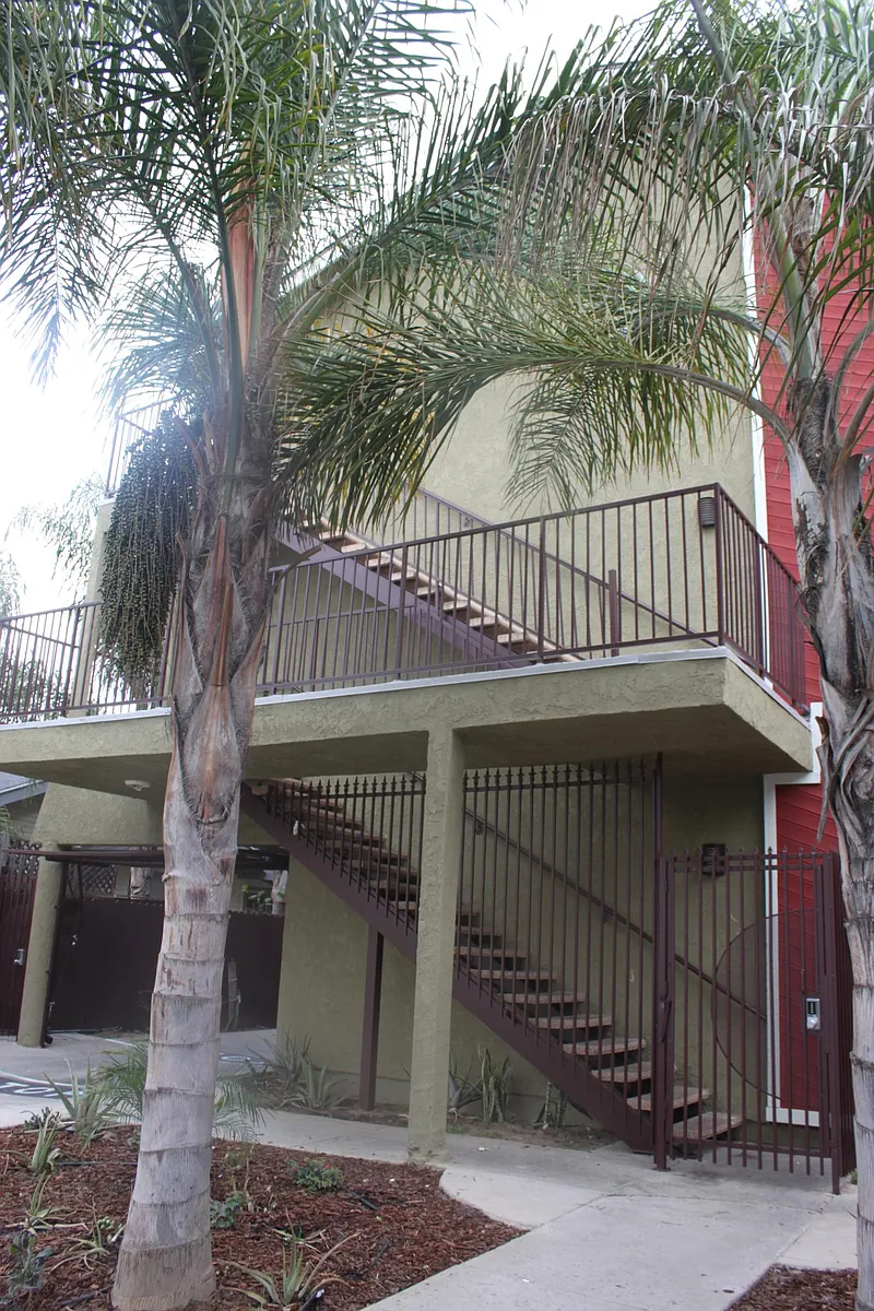 Staircase - 830 Saint Louis Ave #6
