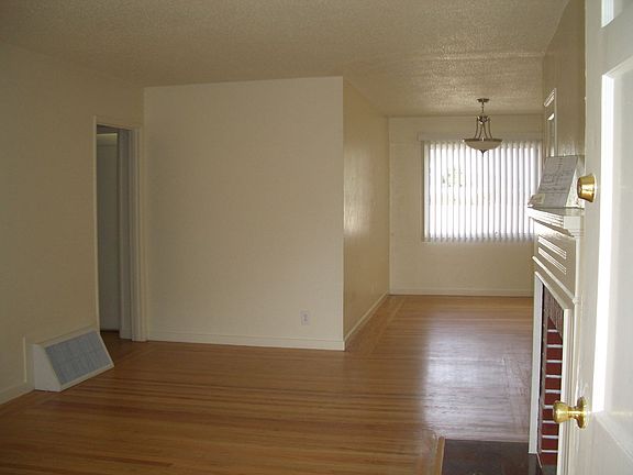 4th image of 22409 S Garden Ave #22405