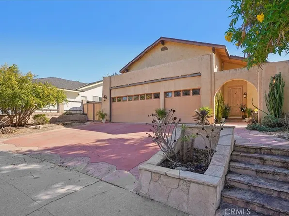 42 Kanan Rd, Oak Park, CA 91377