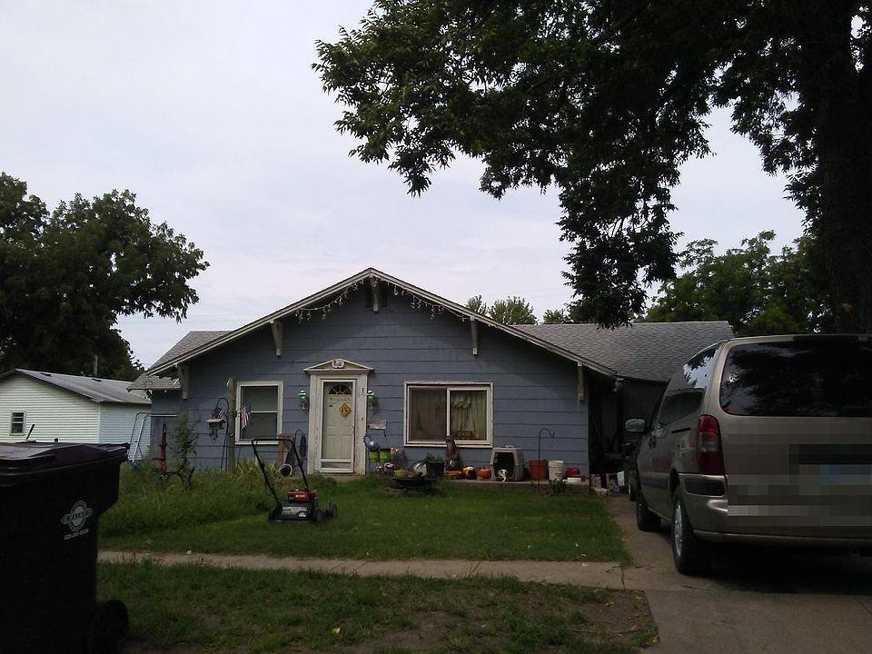 1st image of 104 S Central St