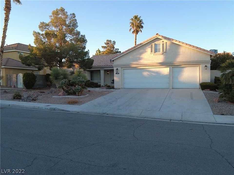 1st image of 924 Crescent Moon Dr