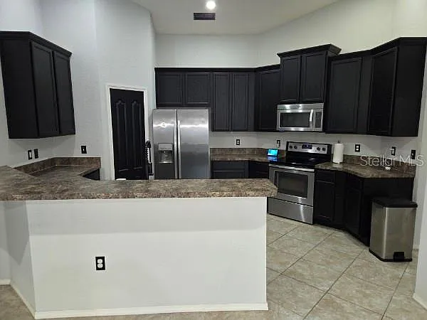 3 bed, 2.0 bath, 1893 sqft, $2,300 — Photo 4