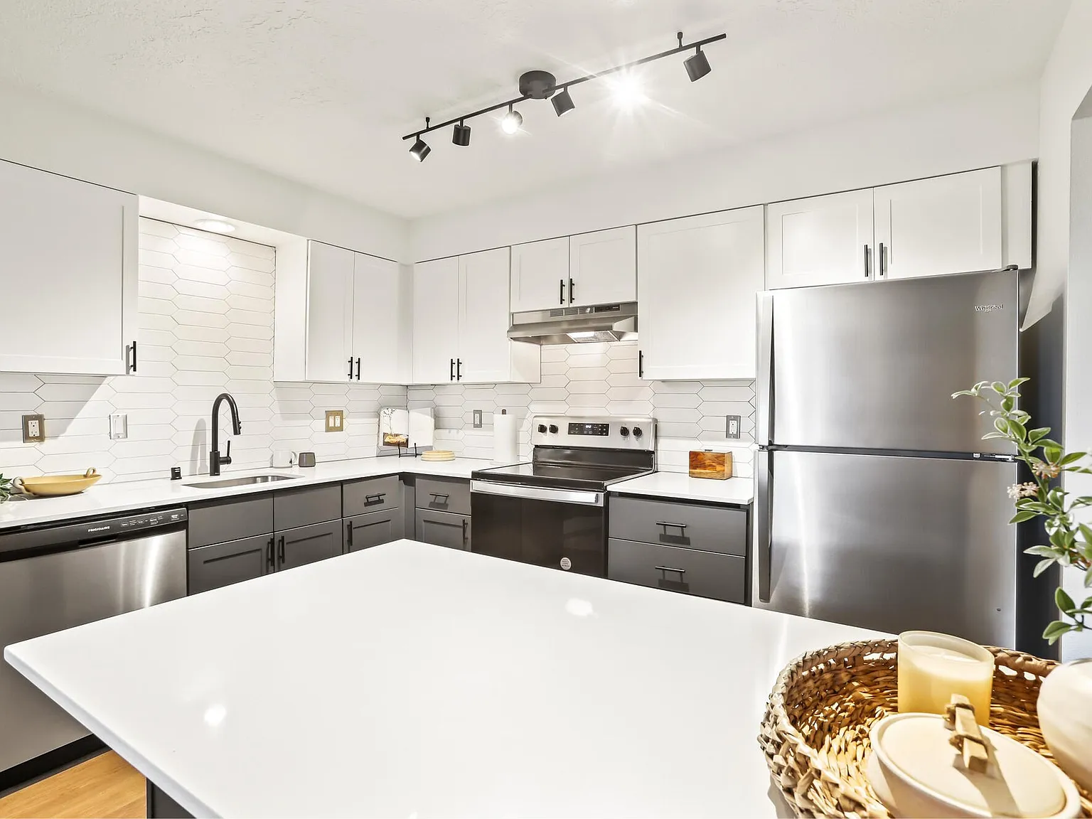 Silver Oak Apartments — Photo 3