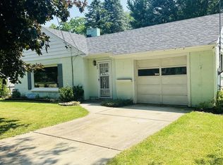 900 Bretton Rd, Lansing, MI 48917