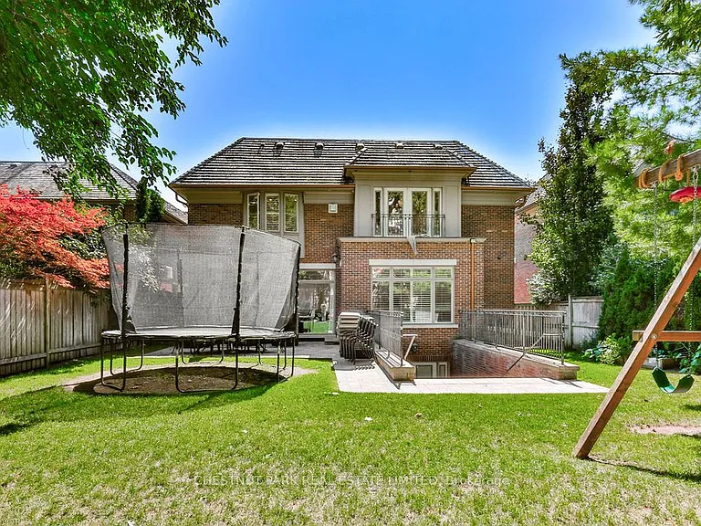 182 Saint Leonards Ave — Photo 39