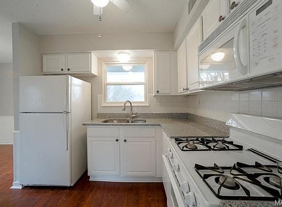 3rd image of 416 Colony Woods Dr #A