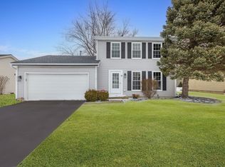 21 Fallstone Dr, Streamwood, IL 60107