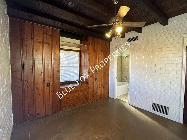 1211 N Jones Blvd #4 — Photo 8