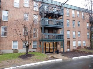130 Kane St APT D10, West Hartford, CT 06119