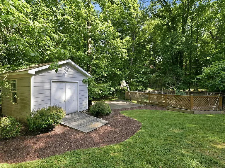 6 Bramerton Ct — Photo 34