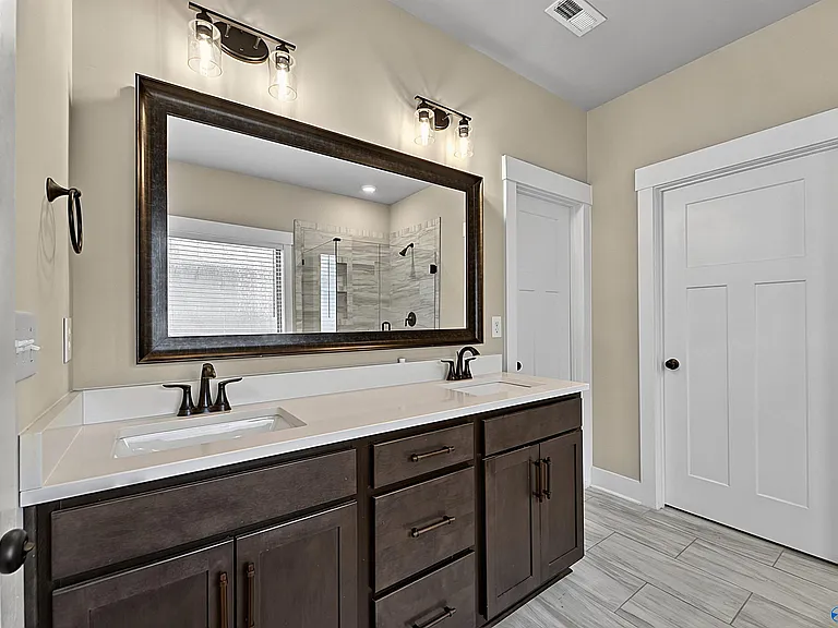 114 Hudson River Dr — Photo 26