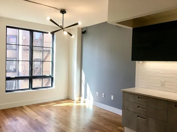 24 Ford Street image 1 of 19