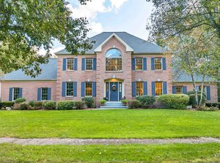 19 Salmon Brook Dr, Nashua, NH 03062