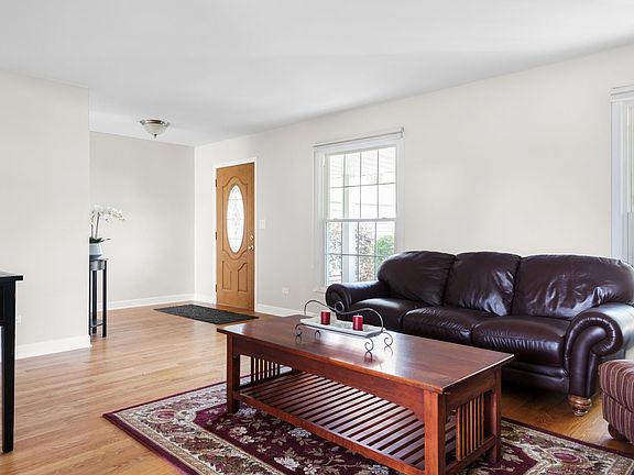 4th image of 425 Philadelphia Ave