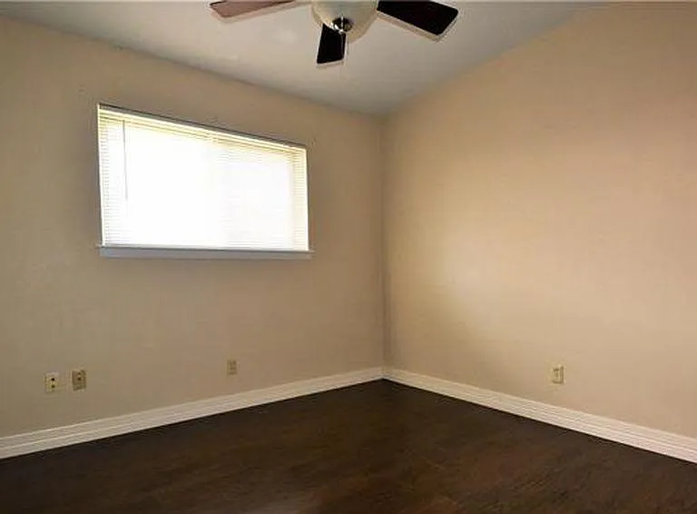 508 Worcester Way — Photo 8