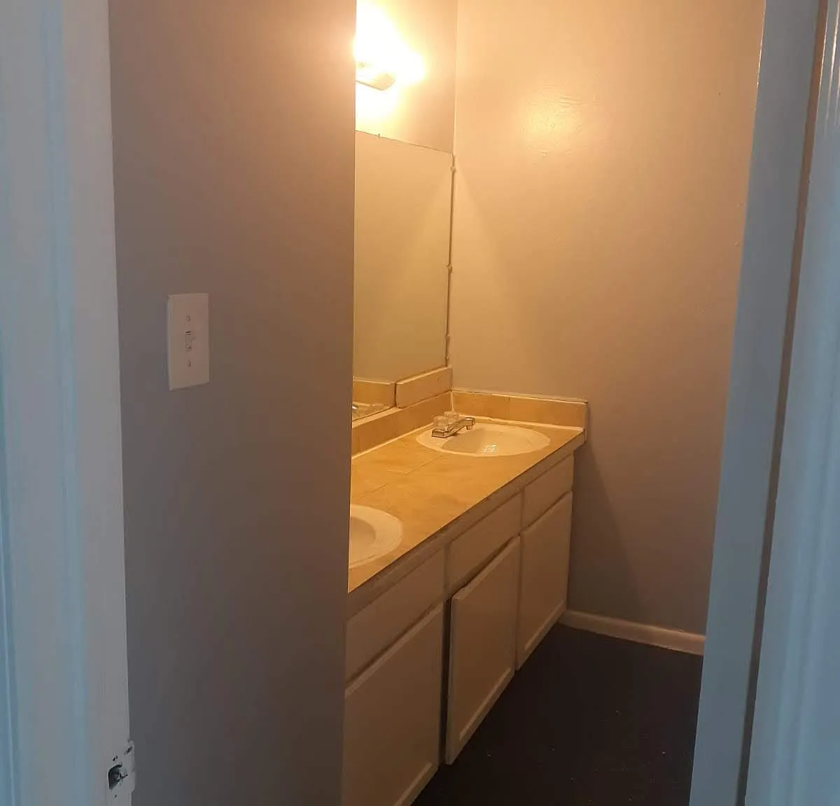 4 bed, 2.5 bath, 1750 sqft, $1,900 — Photo 3