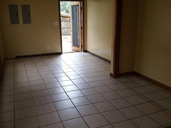 5th image of 515 Polk Ave APT A